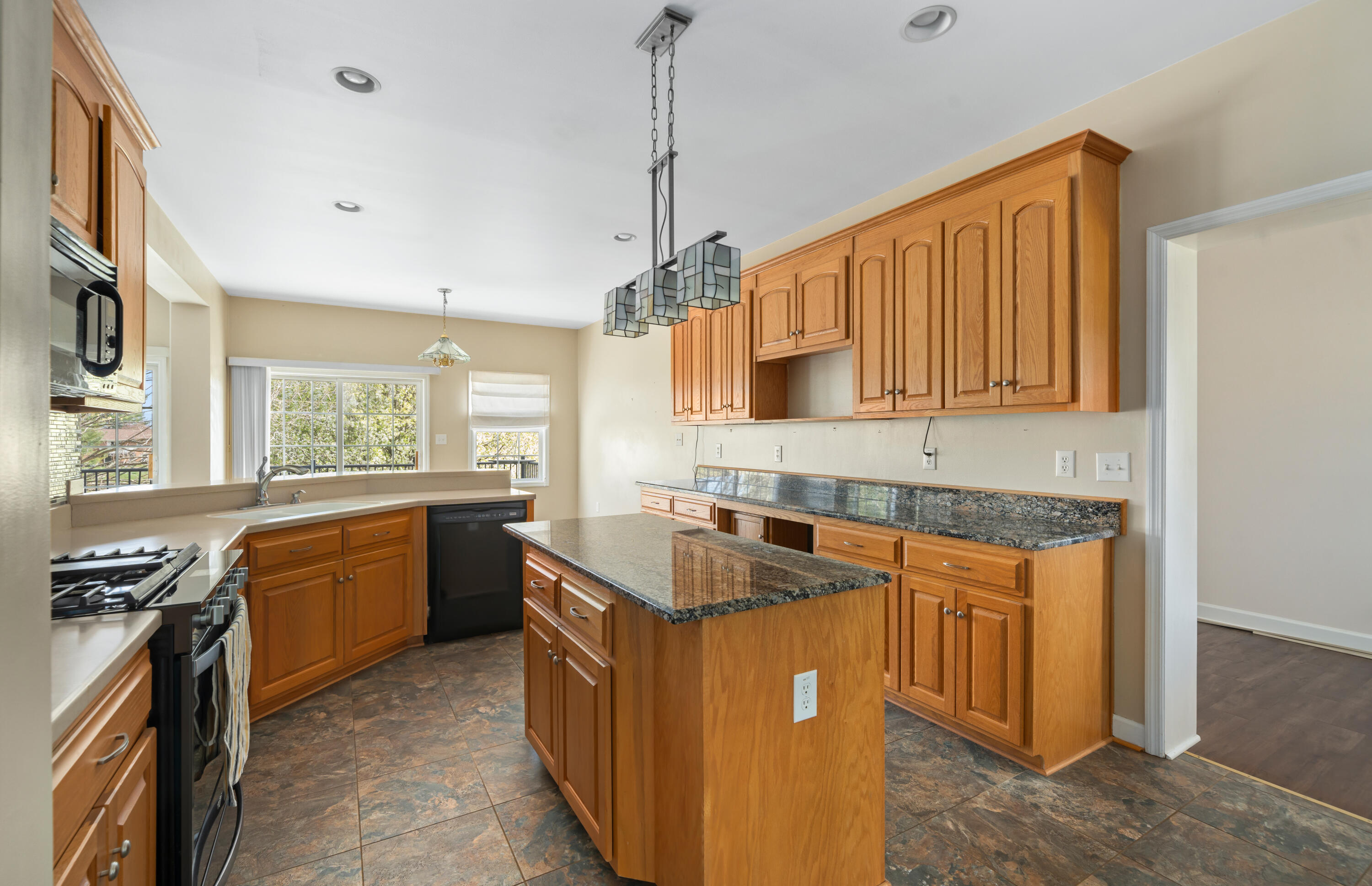 734 Blacksburg Road Fincastle, VA 24090 - Photo 17 of 30 Kitchen