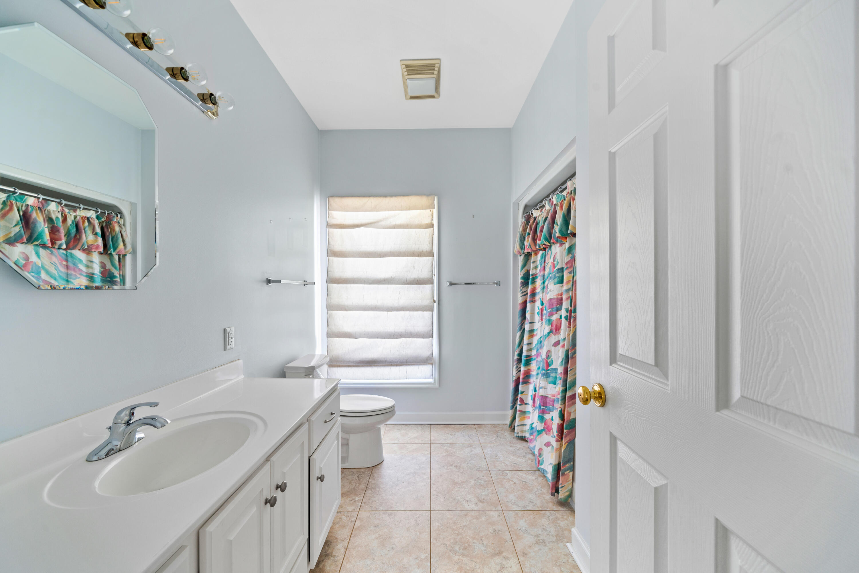 734 Blacksburg Road Fincastle, VA 24090 - Photo 26 of 30 Hall Bath