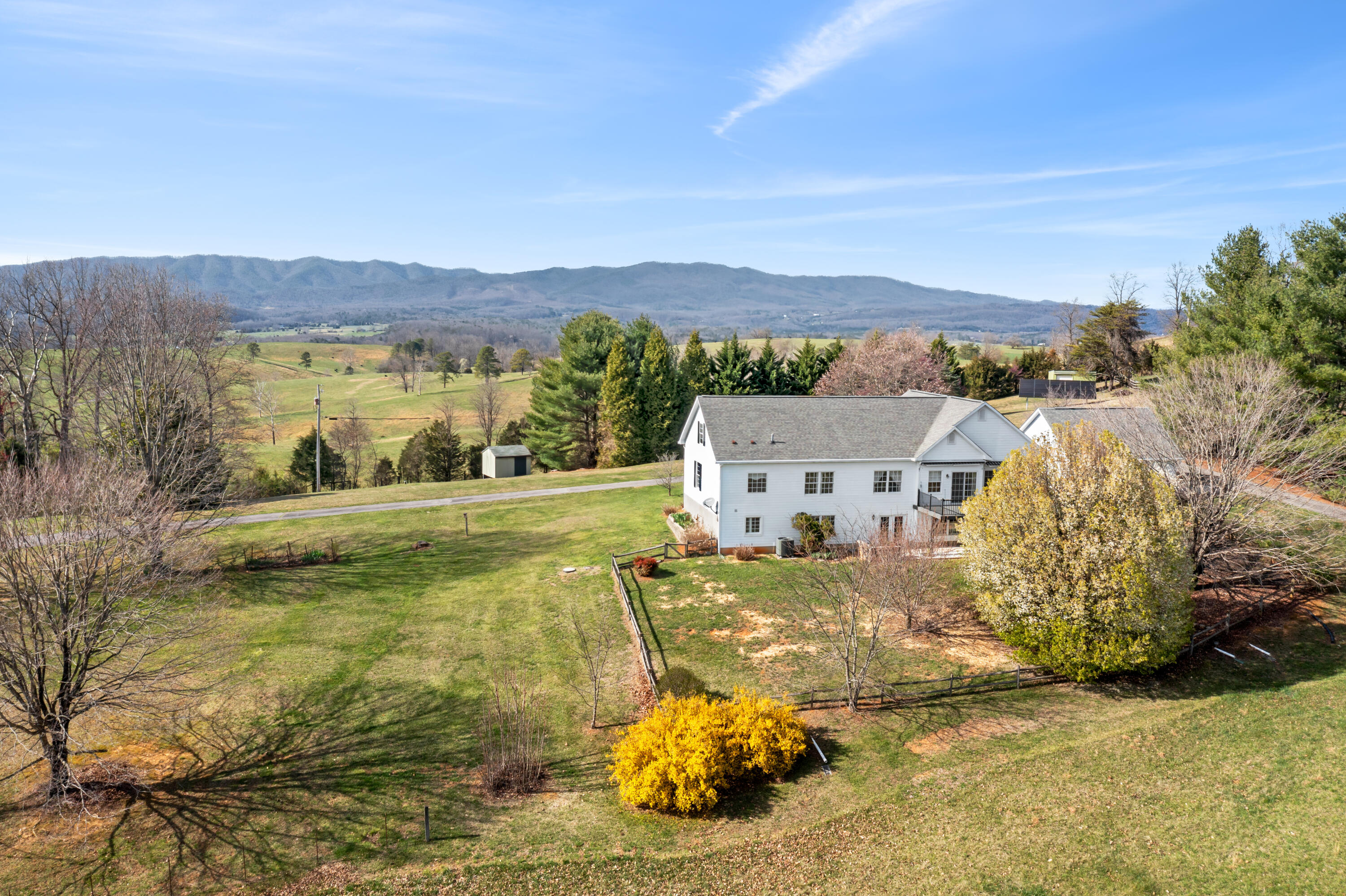 734 Blacksburg Road Fincastle, VA 24090 - Photo 4 of 30 Views