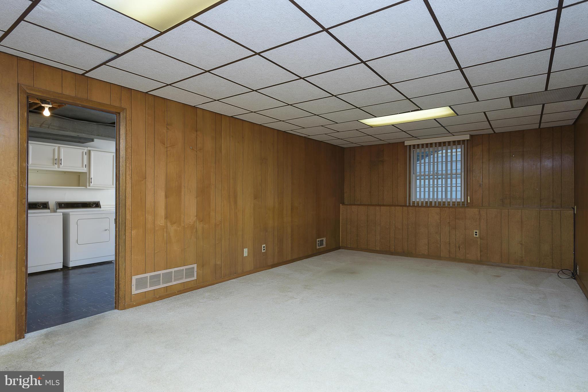 311 Stonewall Road Catonsville, MD 21228 - Photo 18 of 27 Family Room