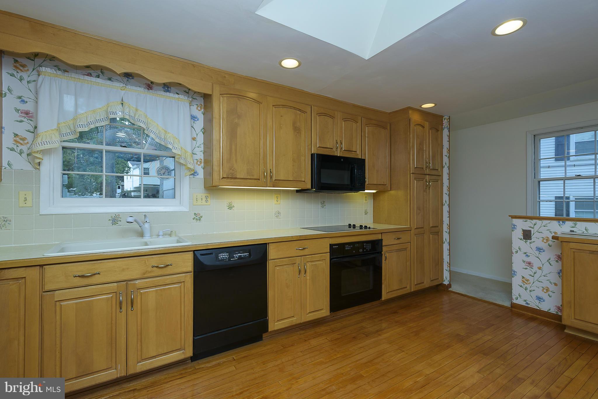 311 Stonewall Road Catonsville, MD 21228 - Photo 8 of 27 Kitchen