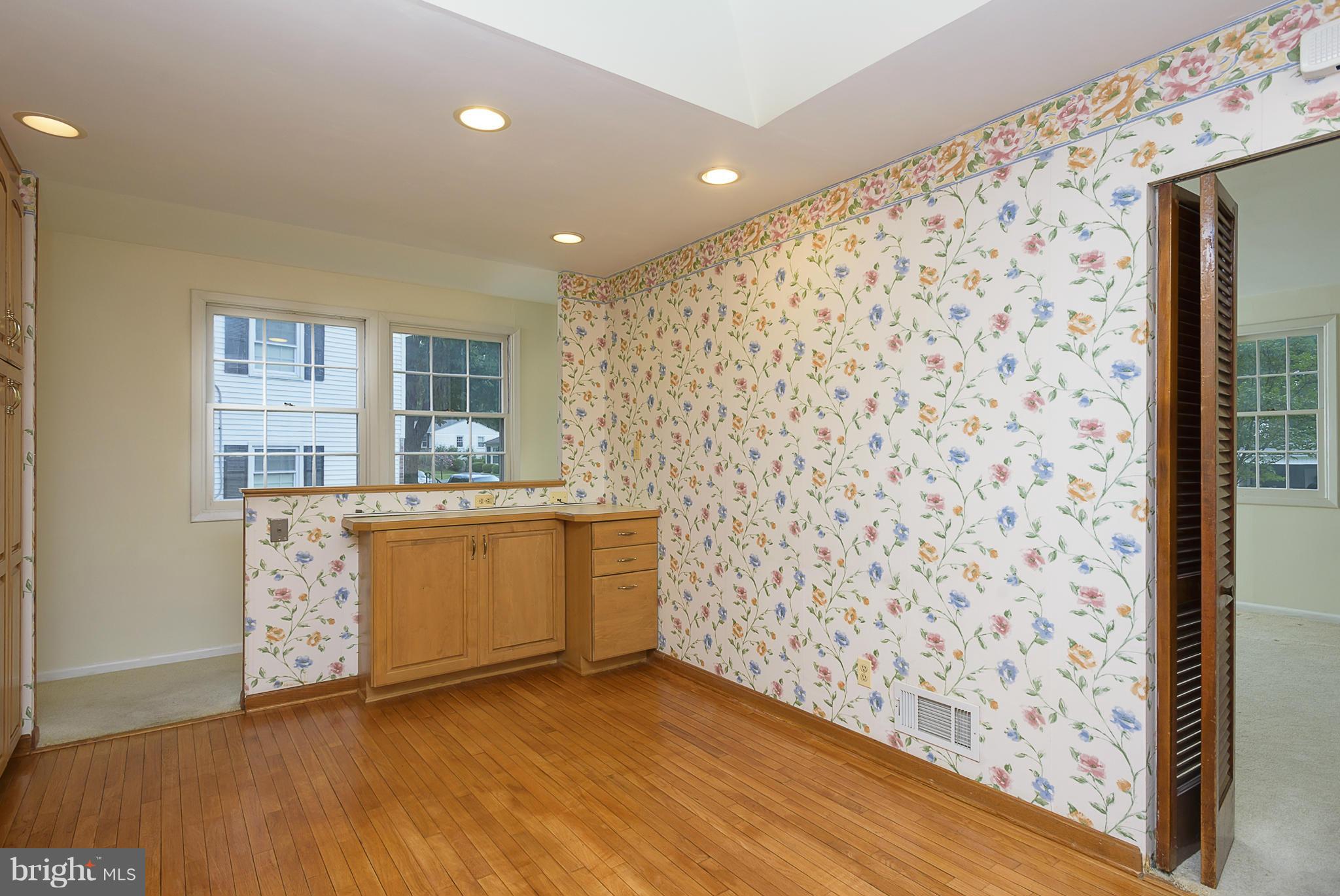 311 Stonewall Road Catonsville, MD 21228 - Photo 9 of 27 Kitchen
