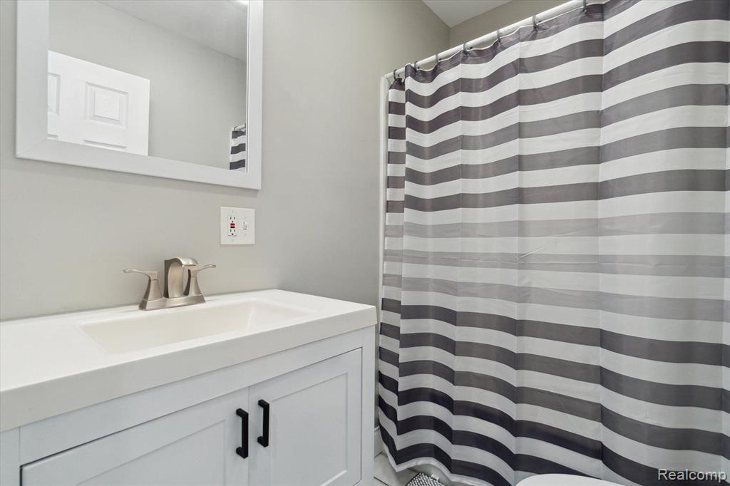 4214 North Linden Road Flint, MI 48504 - Photo 17 of 27