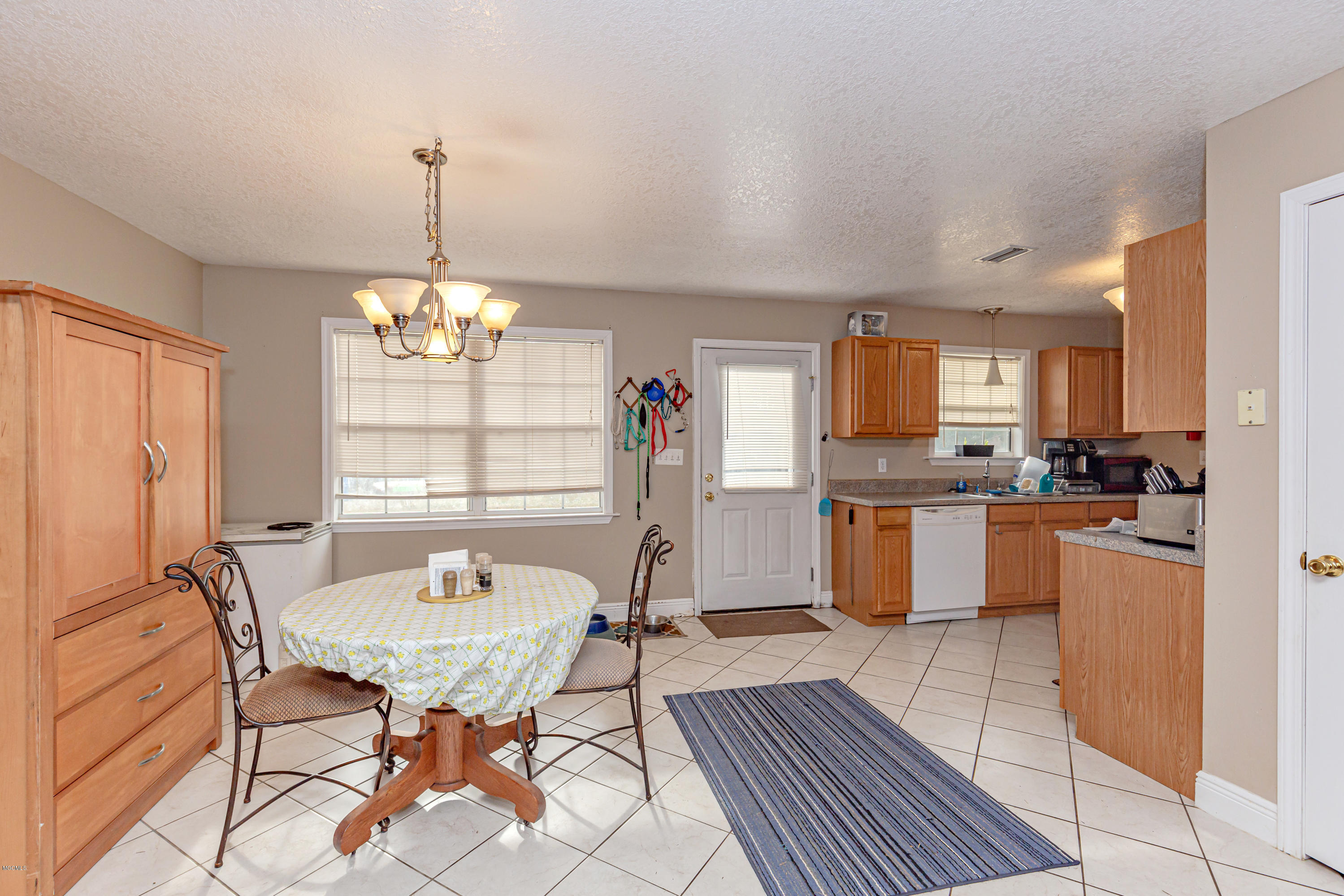 9821 Bragg Road Moss Point, MS 39562 - Photo 11 of 48 IMG_7493
