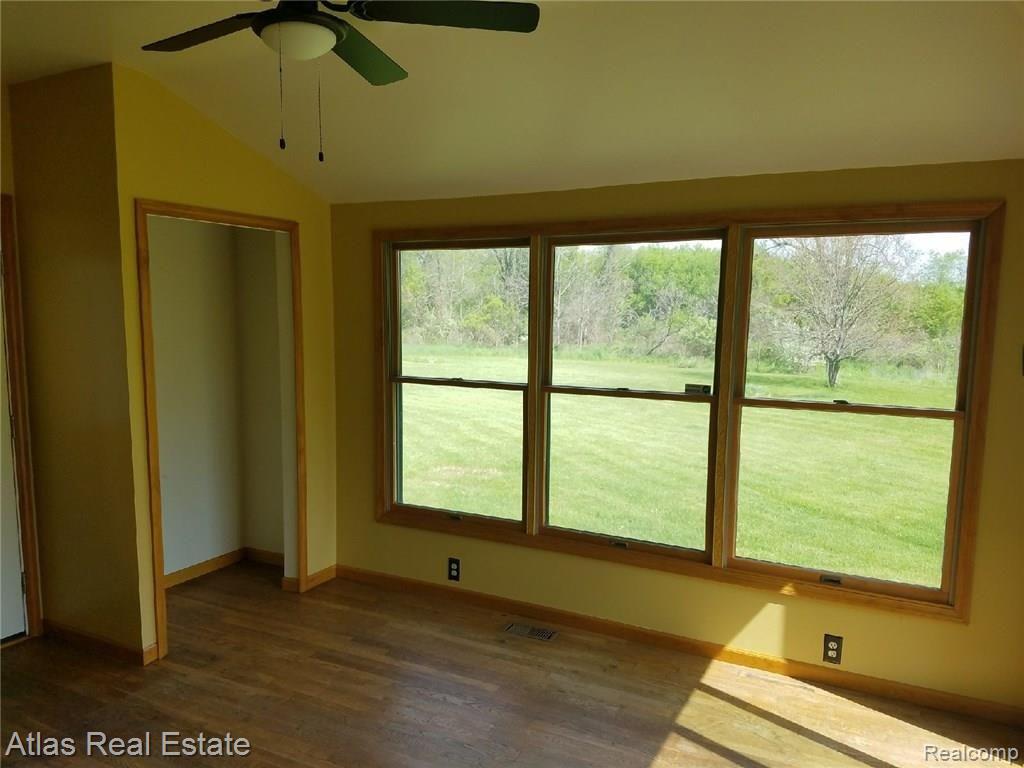 2785 Granger Road Ortonville, MI 48462 - Photo 7 of 13 Familyroom.jpg