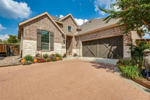 $445,000 | 1939 Spotted Fawn Drive, Arlington, TX 76005