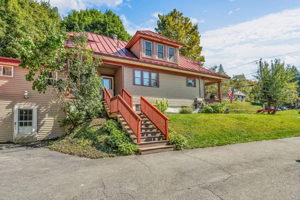 $350,000 | 28 Main Street Hill, Dexter, ME 04930