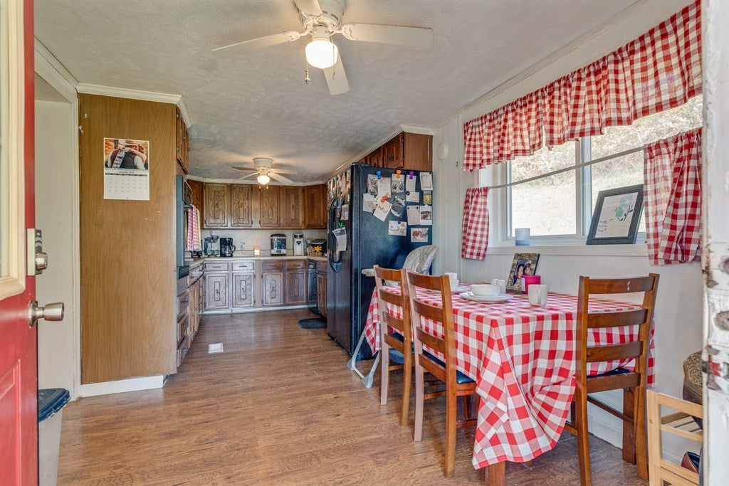 72 Laurel Branch Road Honaker, VA 24260 - Photo 3 of 21 Gallery Image 3