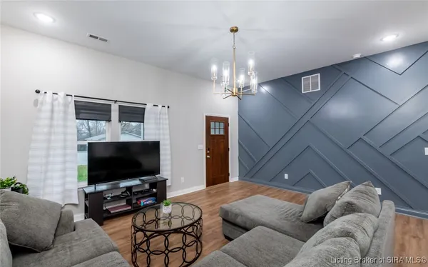 $300,000 | 3829 Fiske Avenue, New Albany, IN 47150