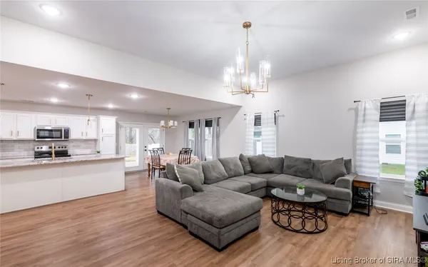 $300,000 | 3829 Fiske Avenue, New Albany, IN 47150