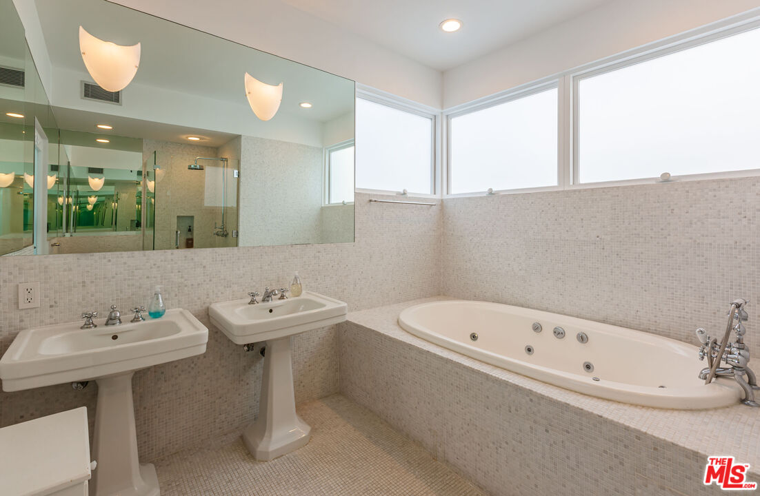 25212 Malibu Road Malibu, CA 90265 - Photo 28 of 44 Gallery Image 28