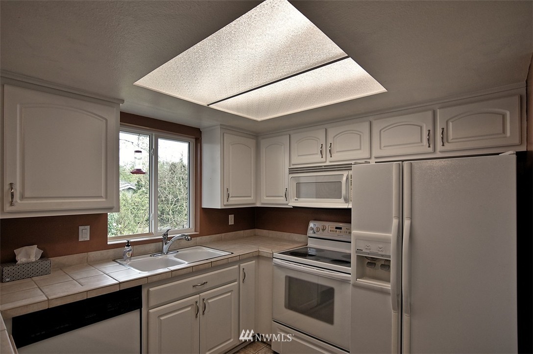 700 216th Street Southwest Bothell, WA 98021 - Photo 16 of 25