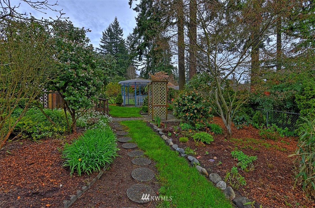 700 216th Street Southwest Bothell, WA 98021 - Photo 4 of 25