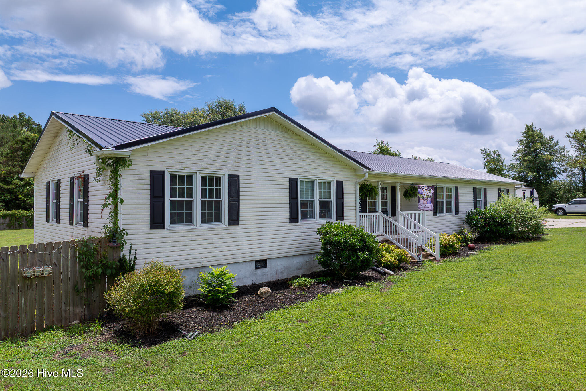 388 Comfort Road Richlands, NC 28574 - Photo 2 of 97