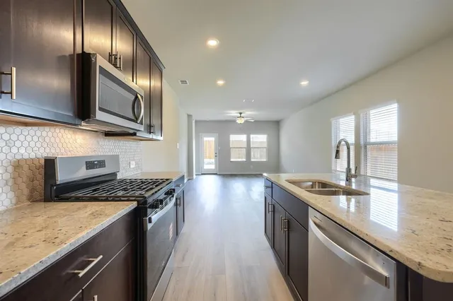 $2,200 | 512 Ezra Lane, McKinney, TX 75069