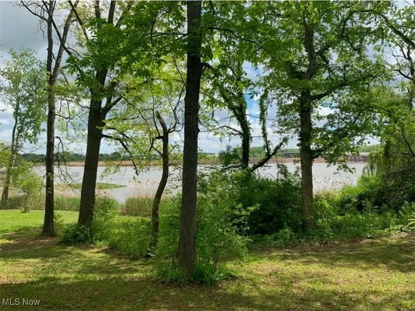 $899,000 | 110 Wheeler Drive, Huron, OH 44839