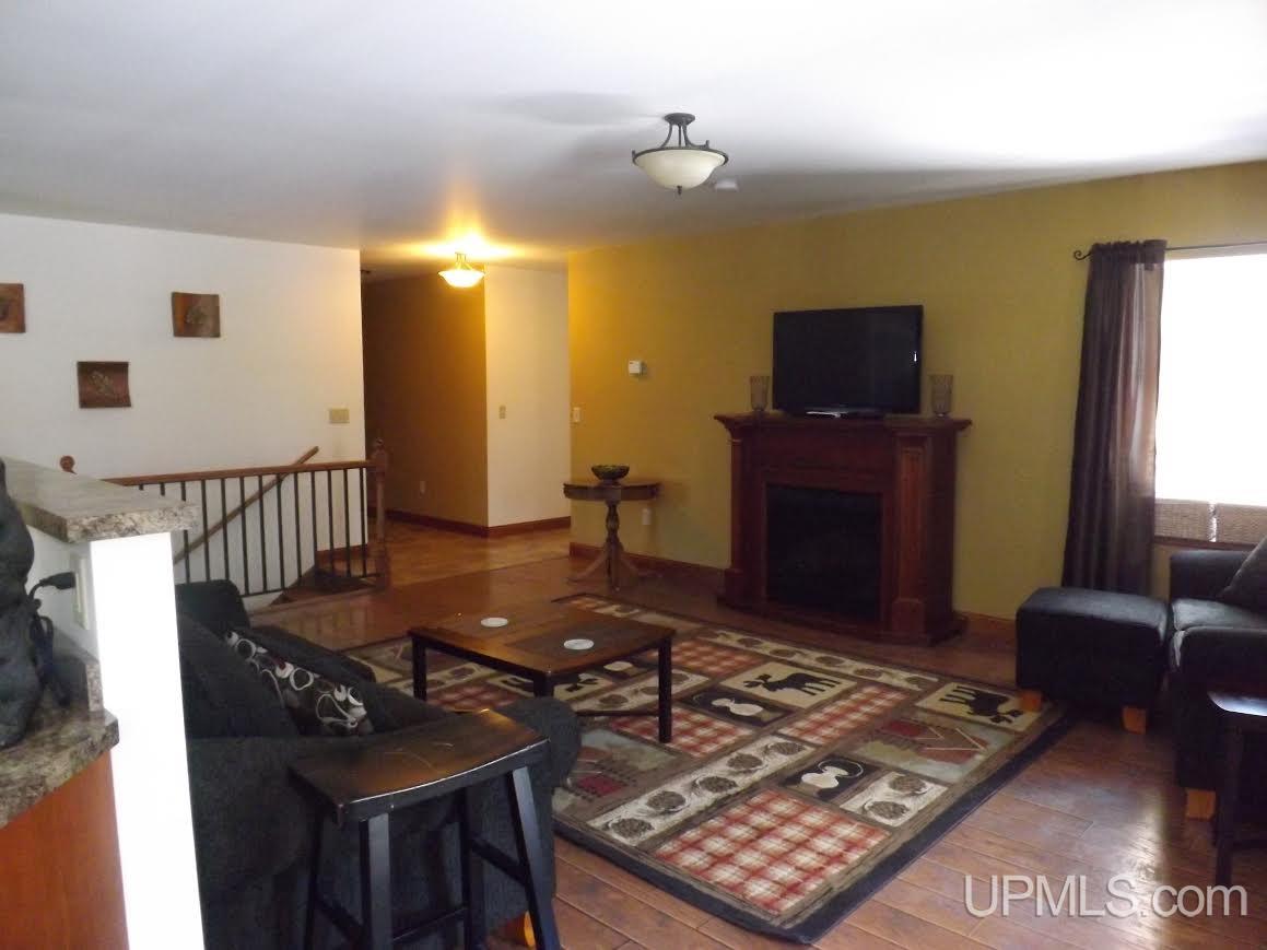 5511 G5 Road Escanaba, MI 49829 - Photo 4 of 30