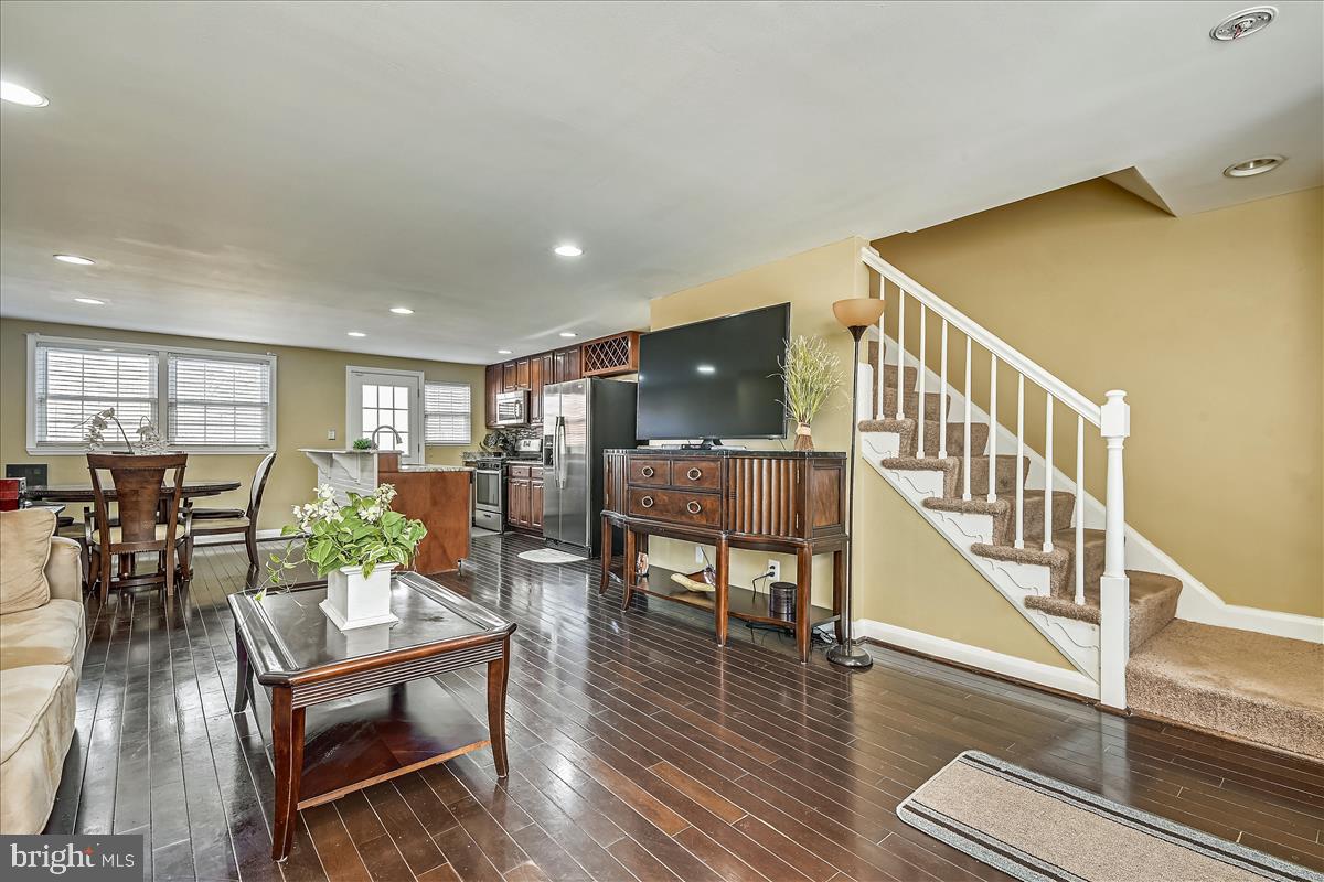 1223 Harwall Road Baltimore, MD 21207 - Photo 3 of 43