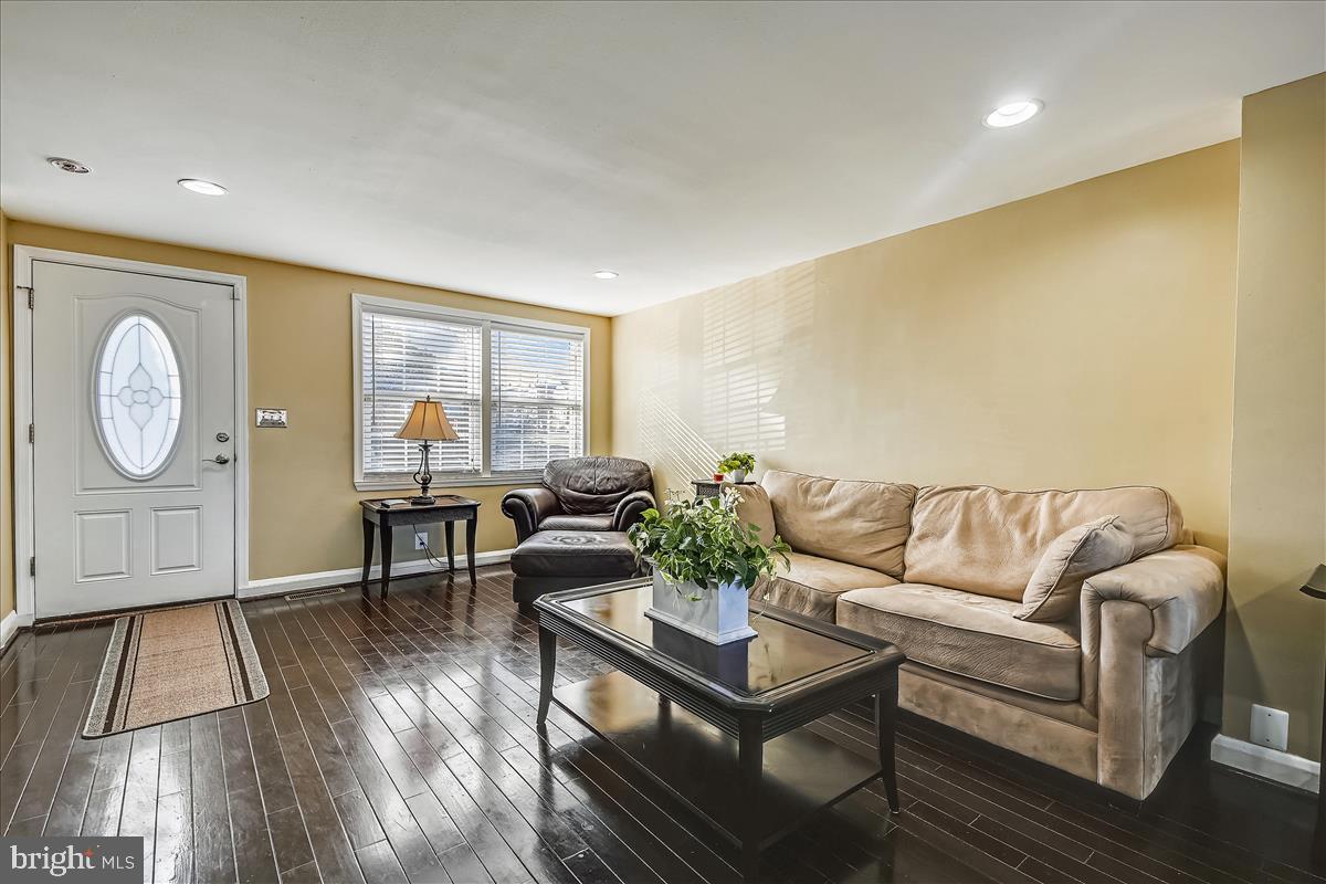 1223 Harwall Road Baltimore, MD 21207 - Photo 5 of 43