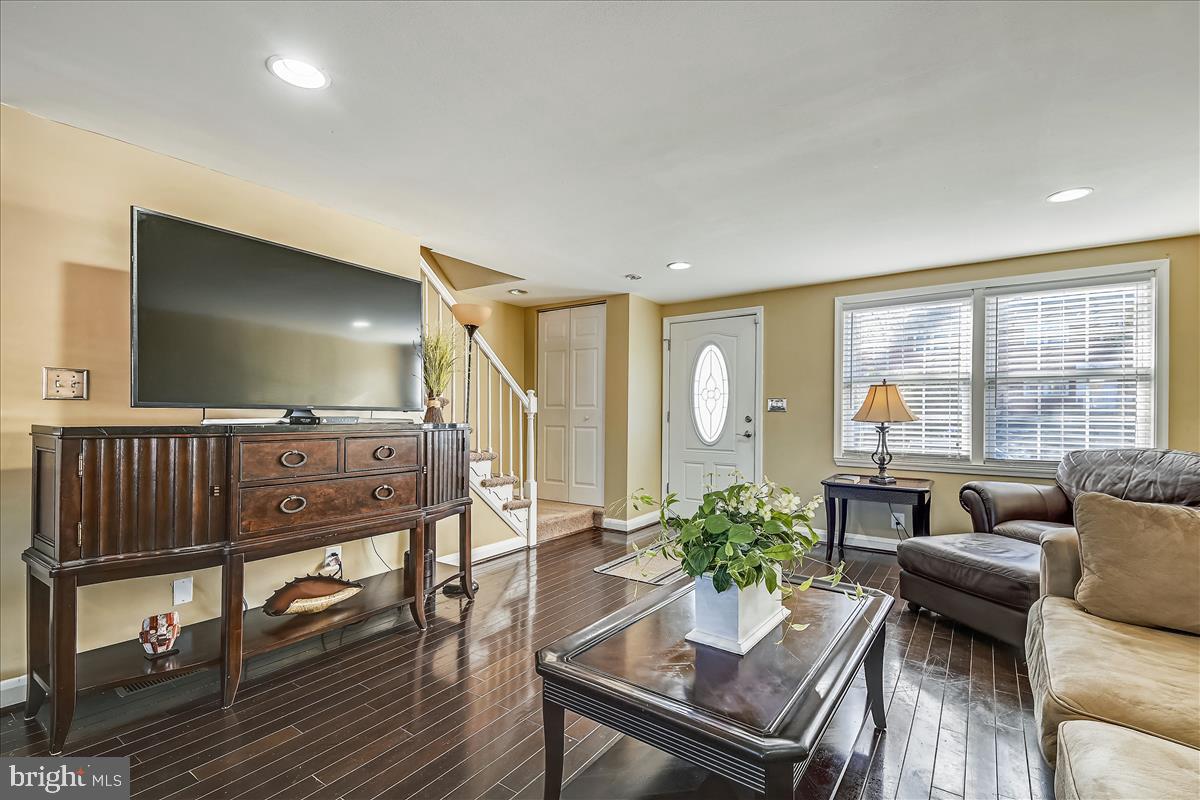 1223 Harwall Road Baltimore, MD 21207 - Photo 6 of 43