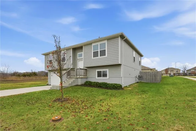 $372,500 | 21295 West 218th Street, Spring Hill, KS 66083