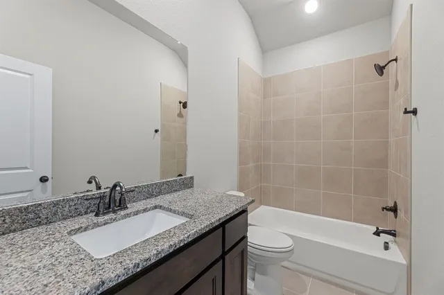 $374,900 | 2106 Briarwood Drive, Bridgeport, TX 76426