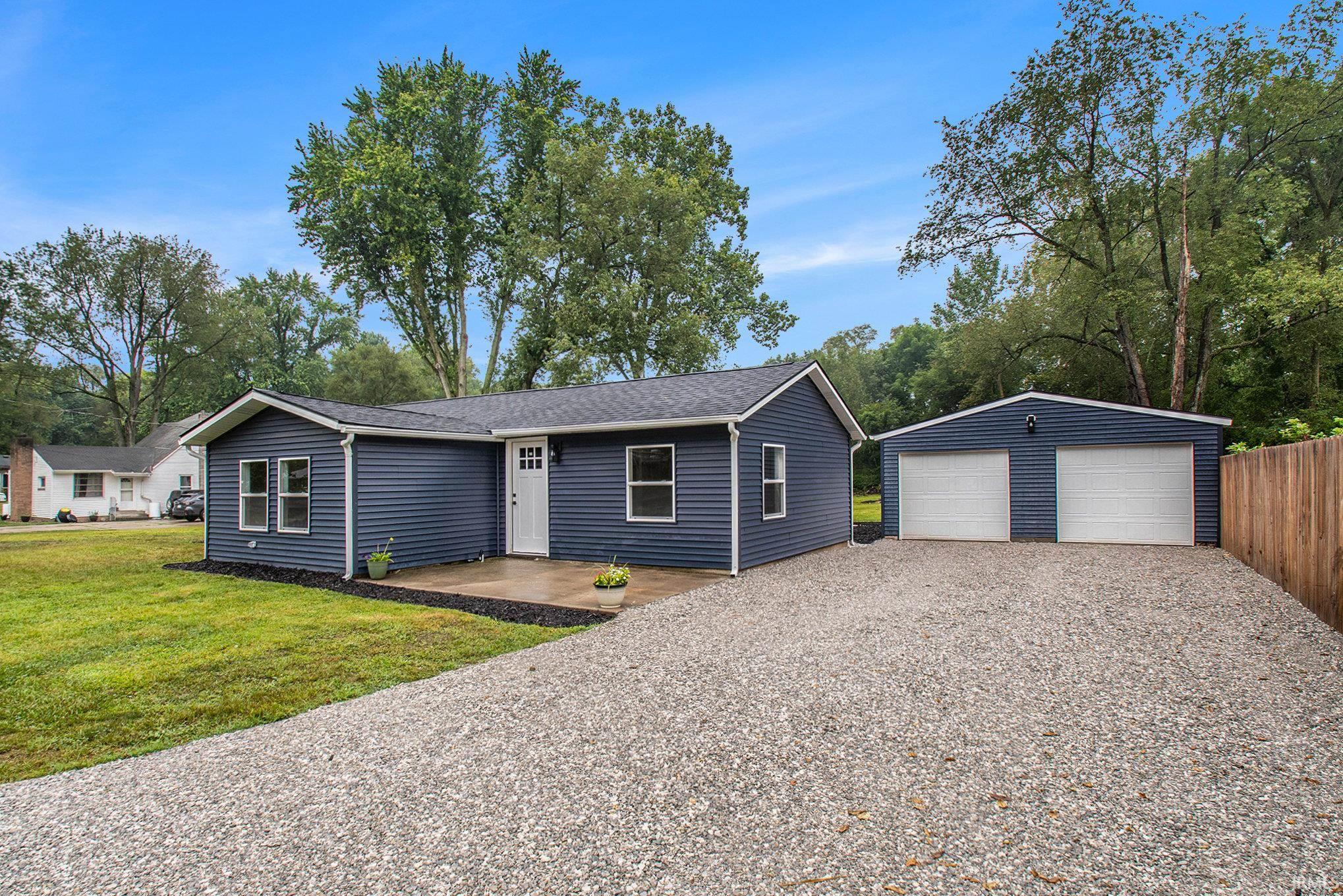 923 Georgia Road Goshen, IN 46528 - Photo 3 of 29 Gallery Image 3