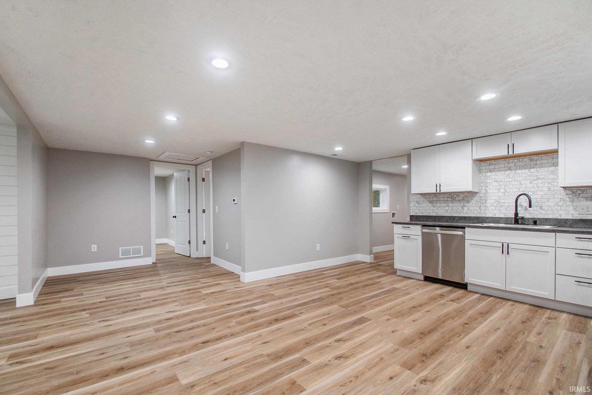 923 Georgia Road Goshen, IN 46528 - Photo 6 of 29 Gallery Image 6
