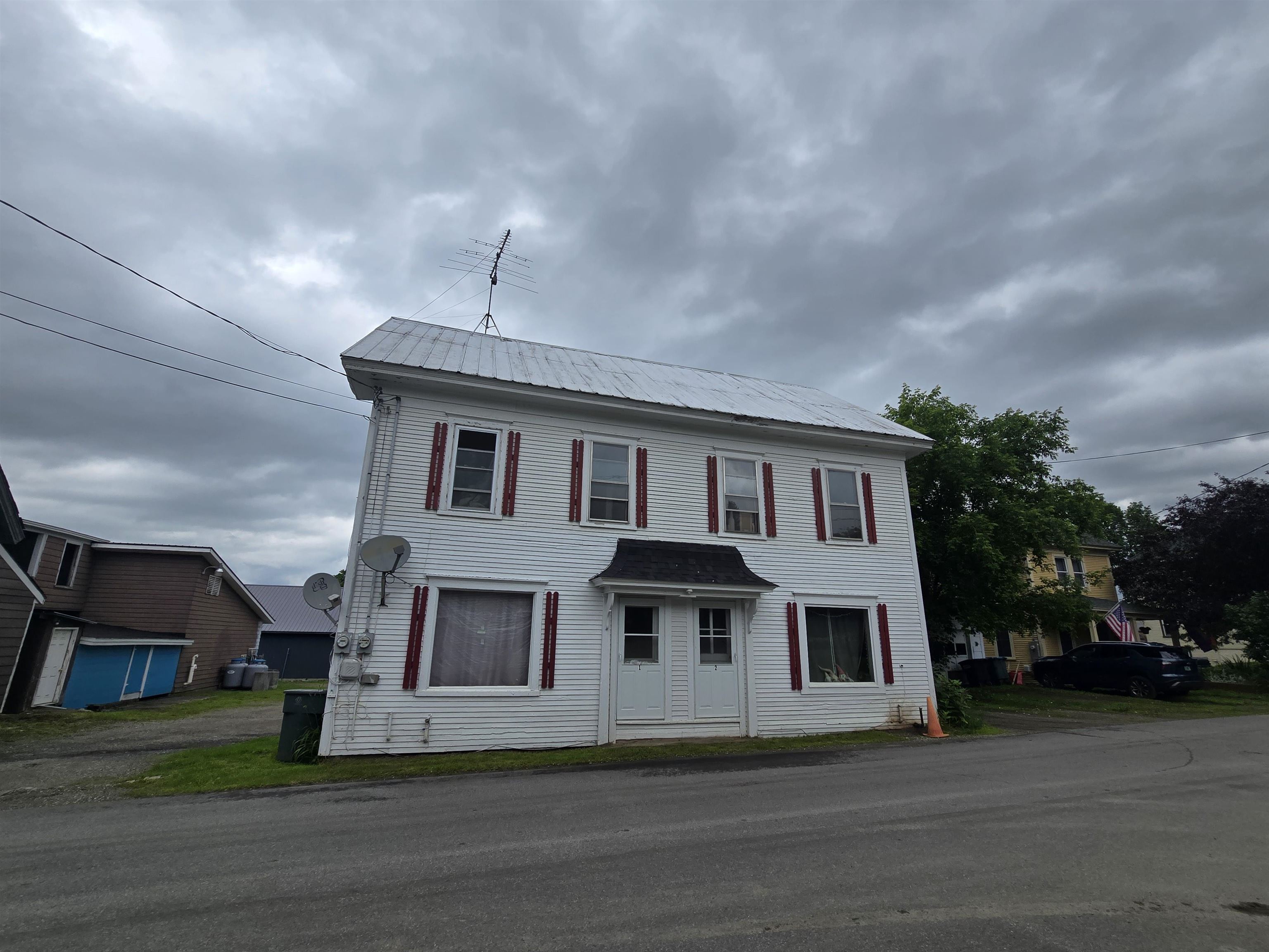 46 High Street Troy, VT 05859 - Photo 2 of 14