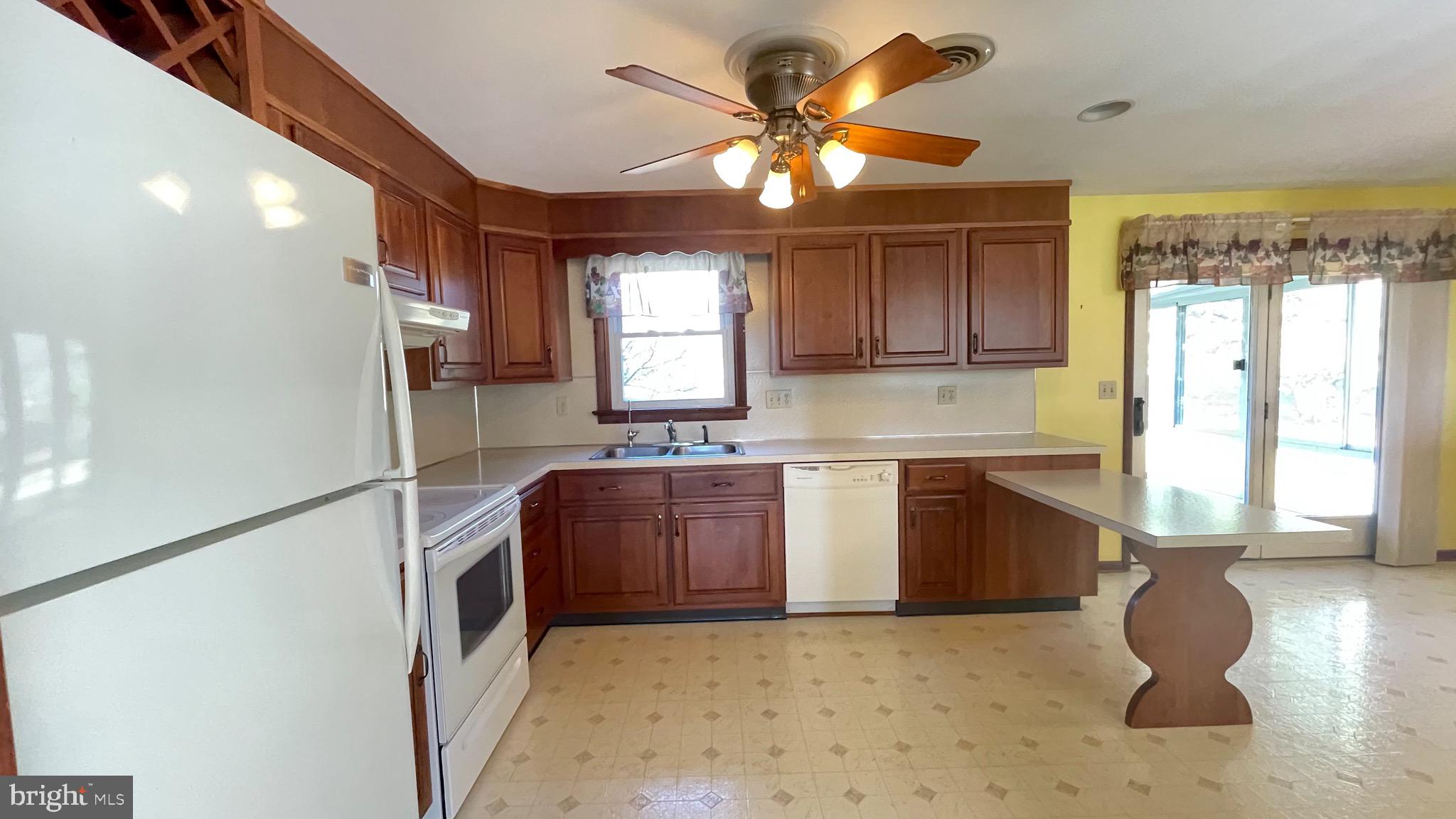 1905 Weavertown Road Lebanon, PA 17046 - Photo 14 of 51 Gallery Image 14