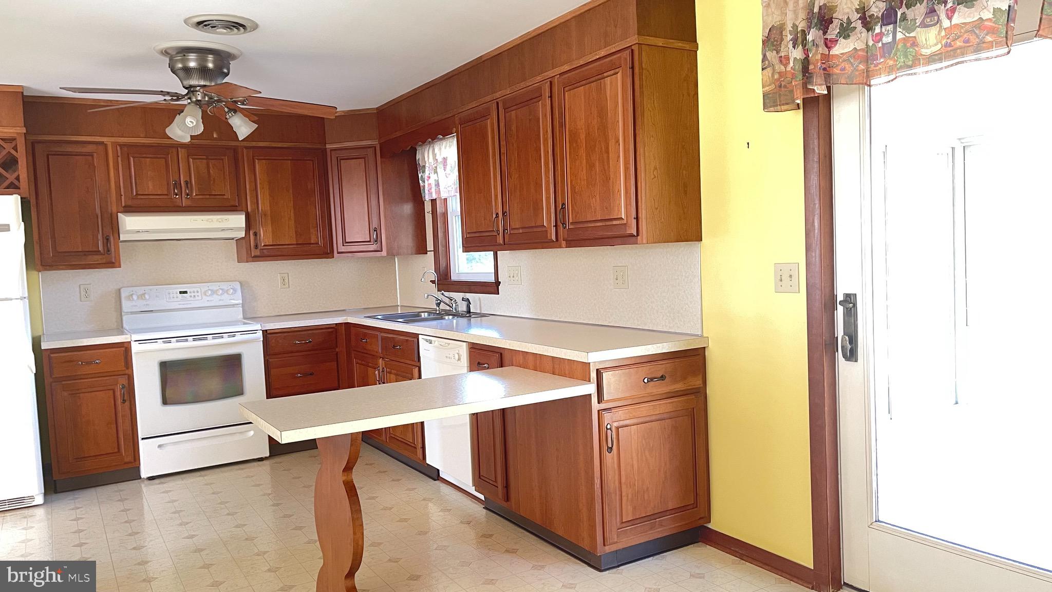 1905 Weavertown Road Lebanon, PA 17046 - Photo 16 of 51 Gallery Image 16
