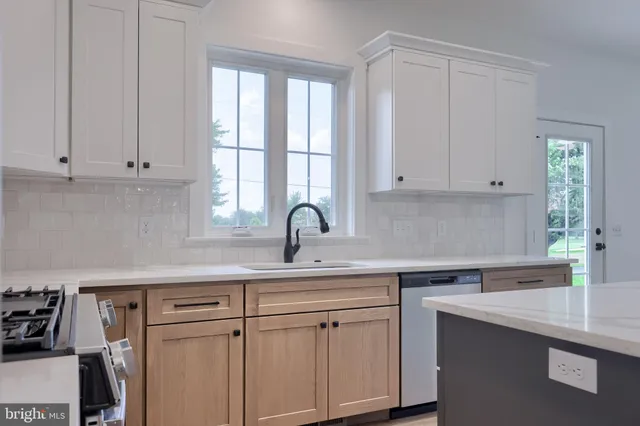 $629,900 | 2012 Melody Lane, Lancaster, PA 17601