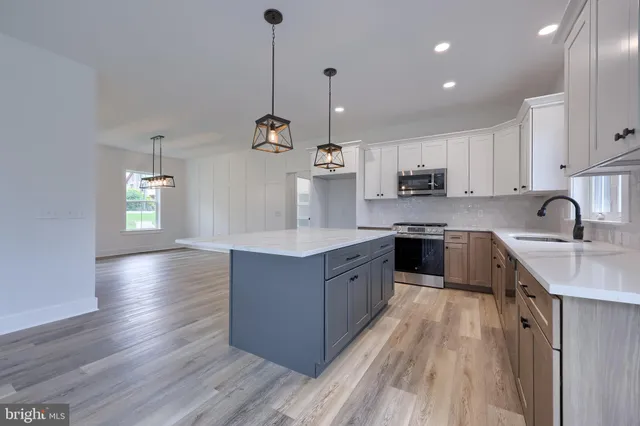 $629,900 | 2012 Melody Lane, Lancaster, PA 17601