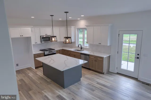 $629,900 | 2012 Melody Lane, Lancaster, PA 17601