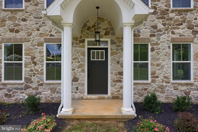 $629,900 | 2012 Melody Lane, Lancaster, PA 17601