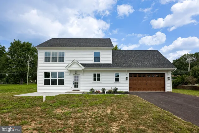 $629,900 | 2012 Melody Lane, Lancaster, PA 17601