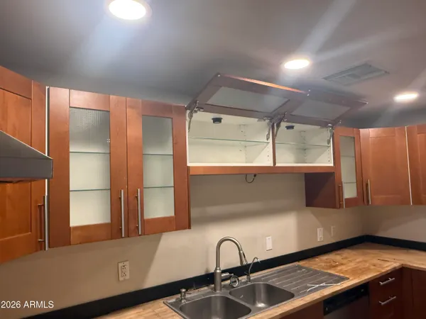 a view of utility room