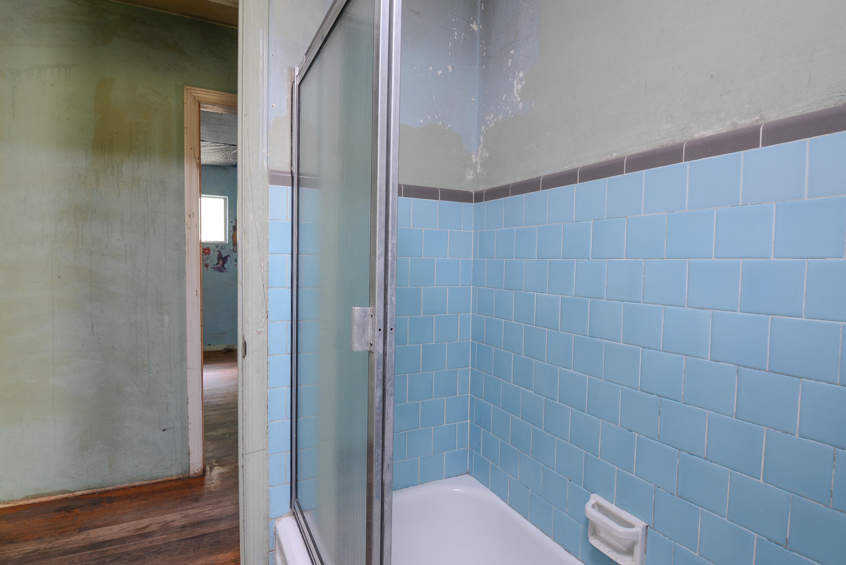 4580 East Bonnyview Road Redding, CA 96001 - Photo 12 of 18 Bathroom