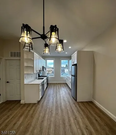 $2,350 | 118 East Broad Street, Unit 3, Westfield, NJ 07090