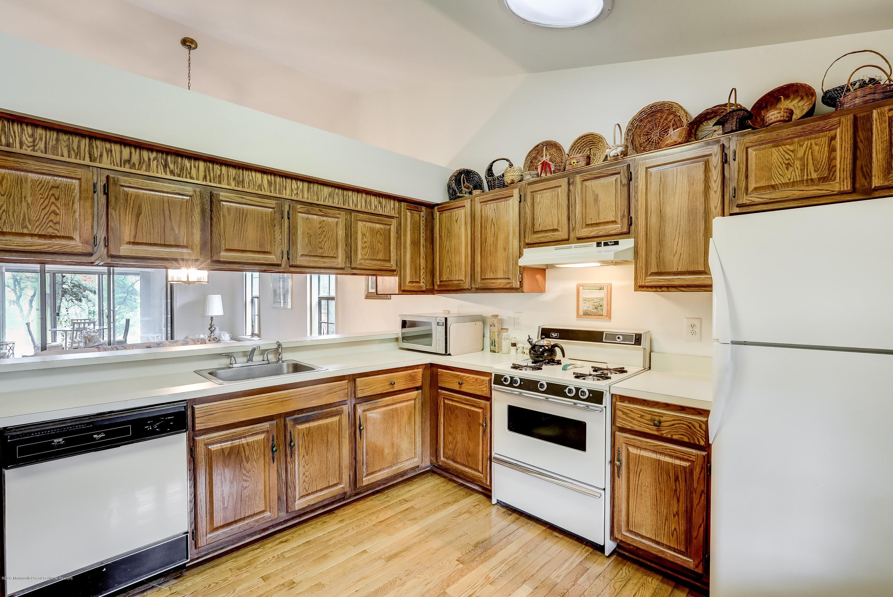 96 Jennings Road Manahawkin, NJ 08050 - Photo 4 of 34 004_Kitchen