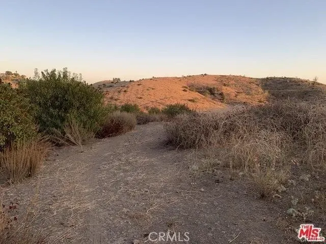 a view of a dry field