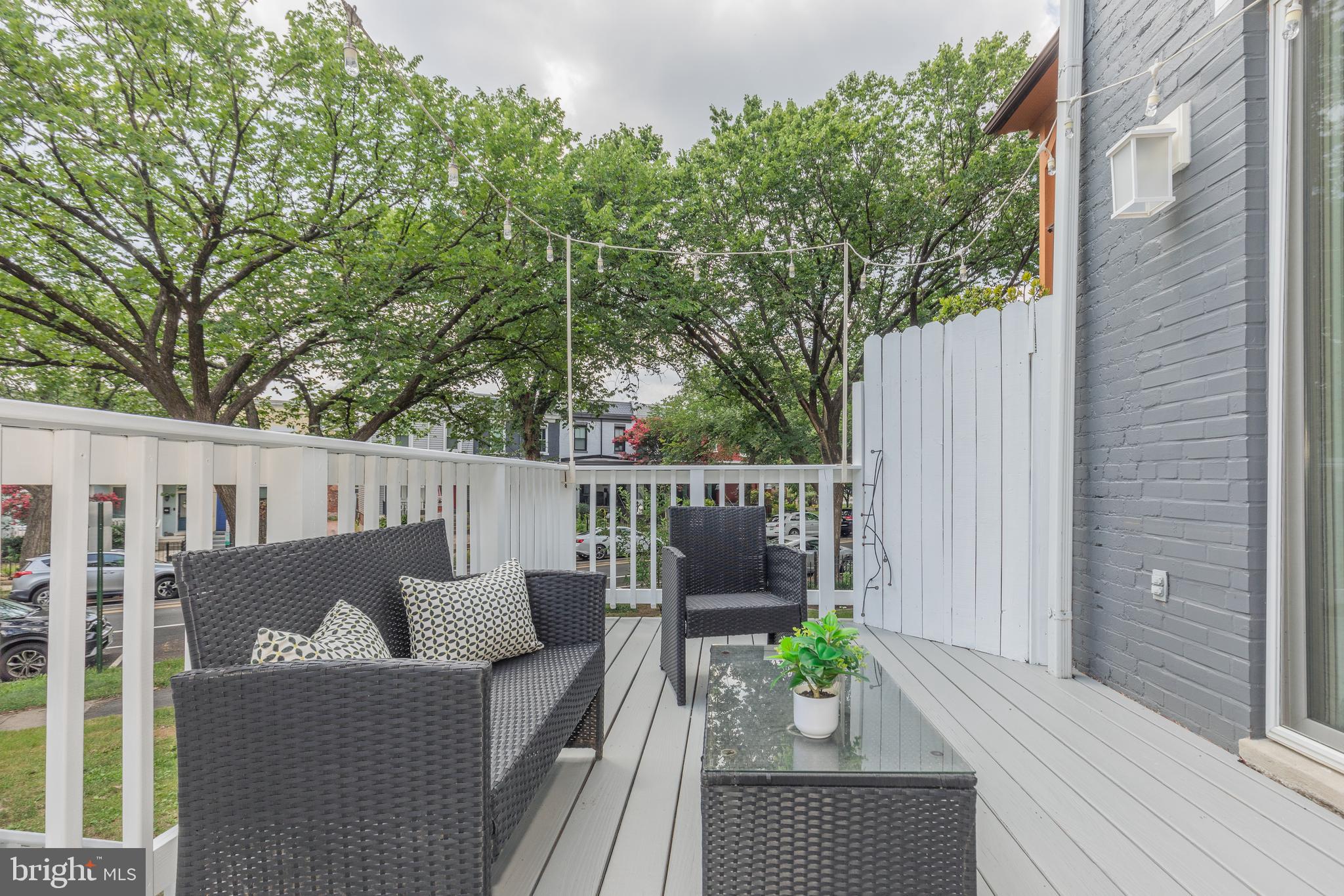 1503 G Street Southeast Washington, DC 20003 - Photo 29 of 31 Perfect spot for lemonade