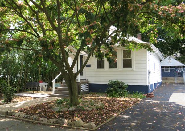 21 Circuit Road Medford, MA 02155 - Photo 4 of 26 Gallery Image 4