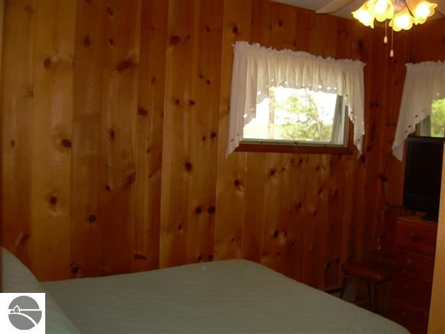 14804 Williams Road Elk Rapids, MI 49629 - Photo 20 of 41 1745829-19.JPG