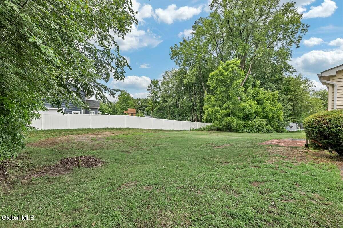 126 Guideboard Road Halfmoon, NY 12188 - Photo 32 of 36 P2011555
