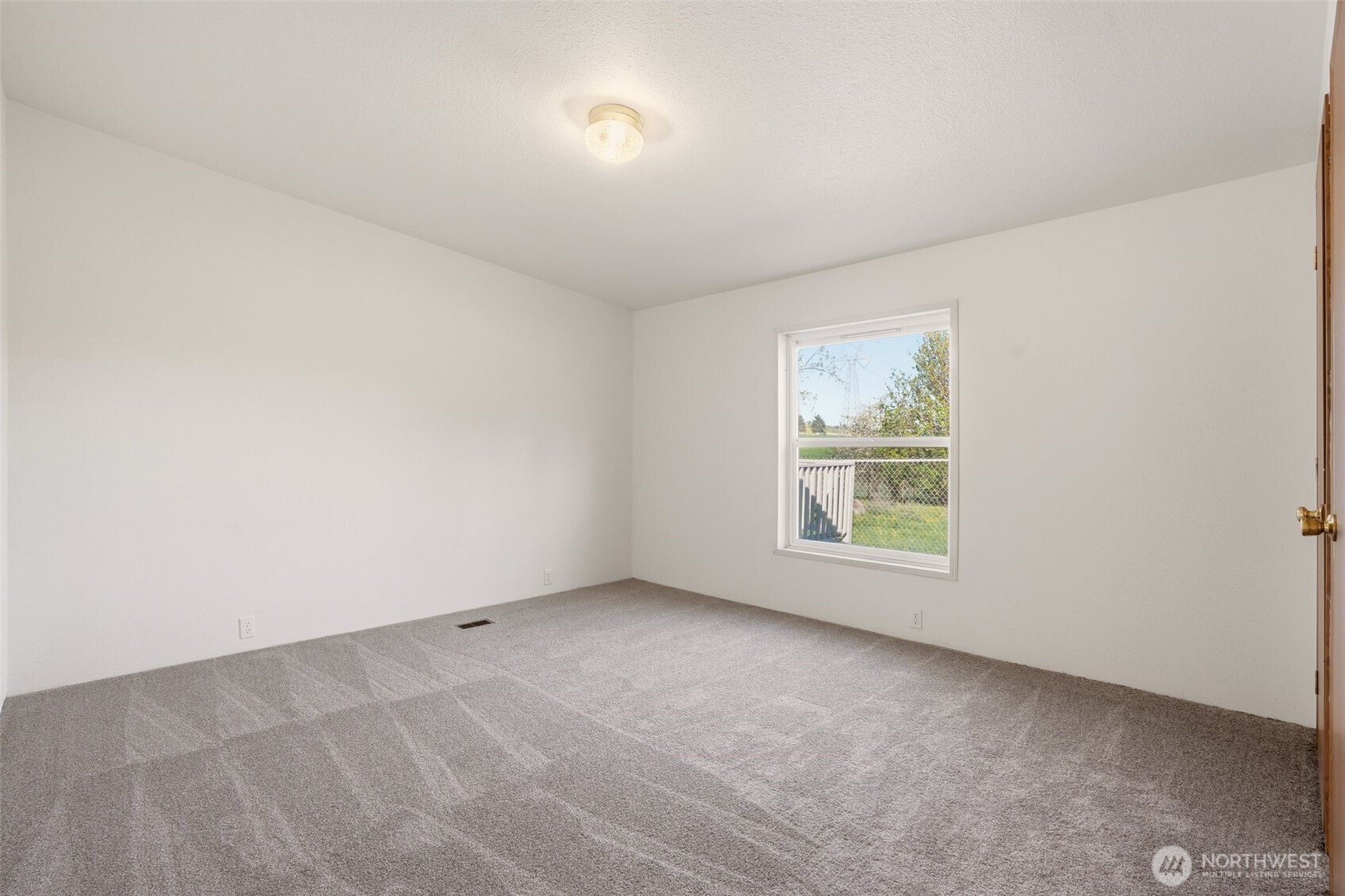 8325 East Lindgren Road Spokane, WA 99217 - Photo 20 of 32