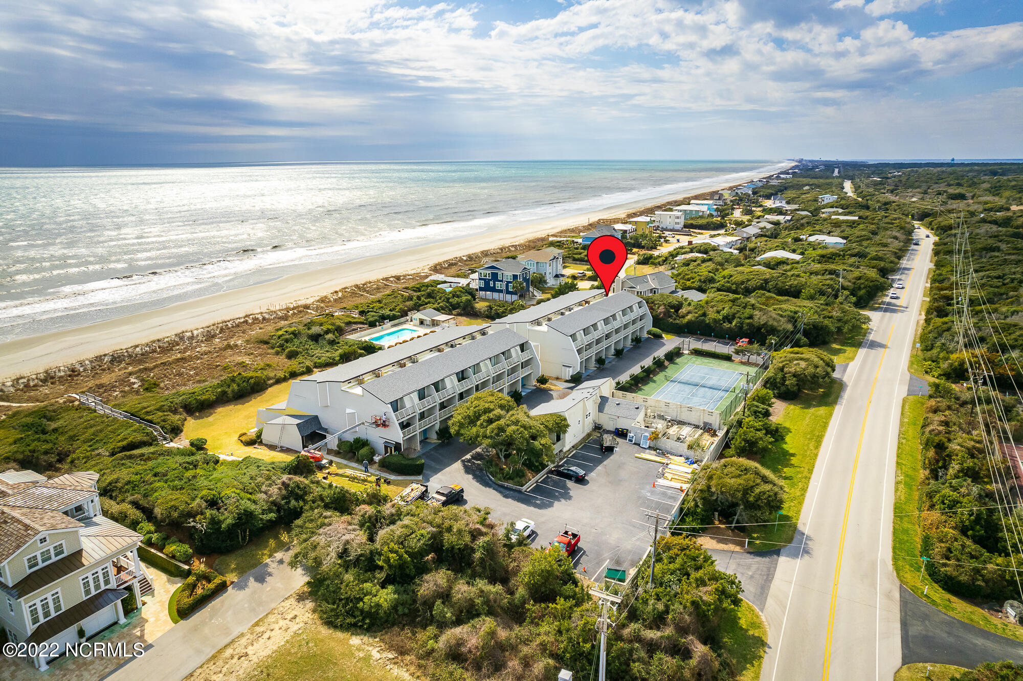 Oceanfront condo in Pine Knoll Shores