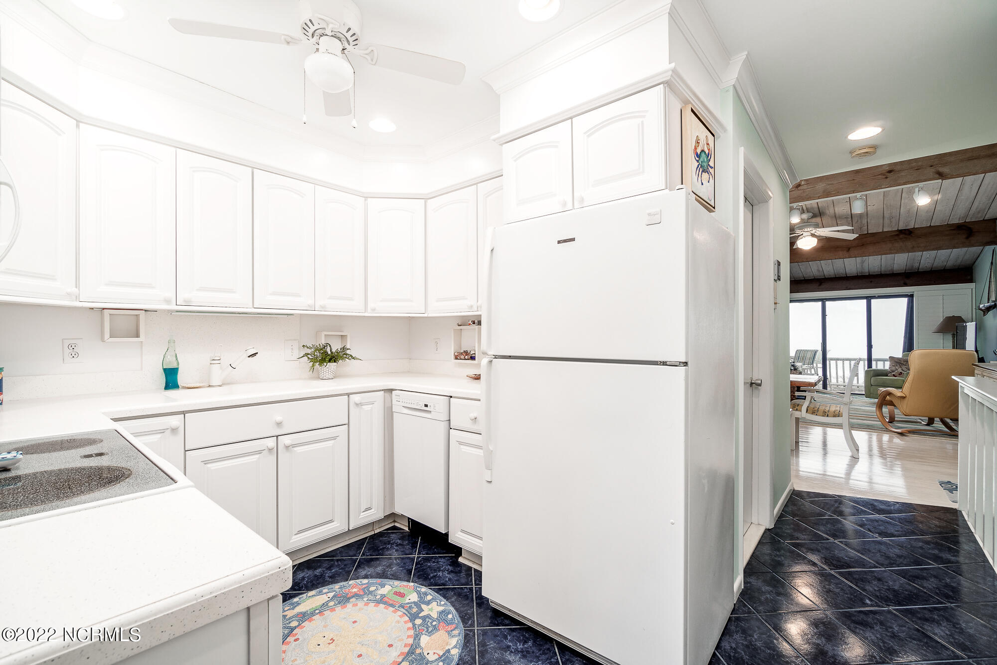 131 Salter Path Road, Unit 1 CORAL BAY WEST Atlantic Beach, NC 28512 - Photo 6 of 77 Central kitchen