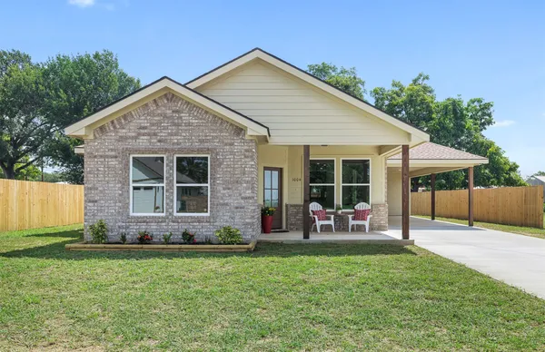 $390,000 | 1004 White Tail Cove, Lexington, TX 78947