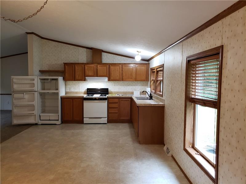 902 Chicora Road Chicora, PA 16025 - Photo 12 of 15 Gallery Image 12
